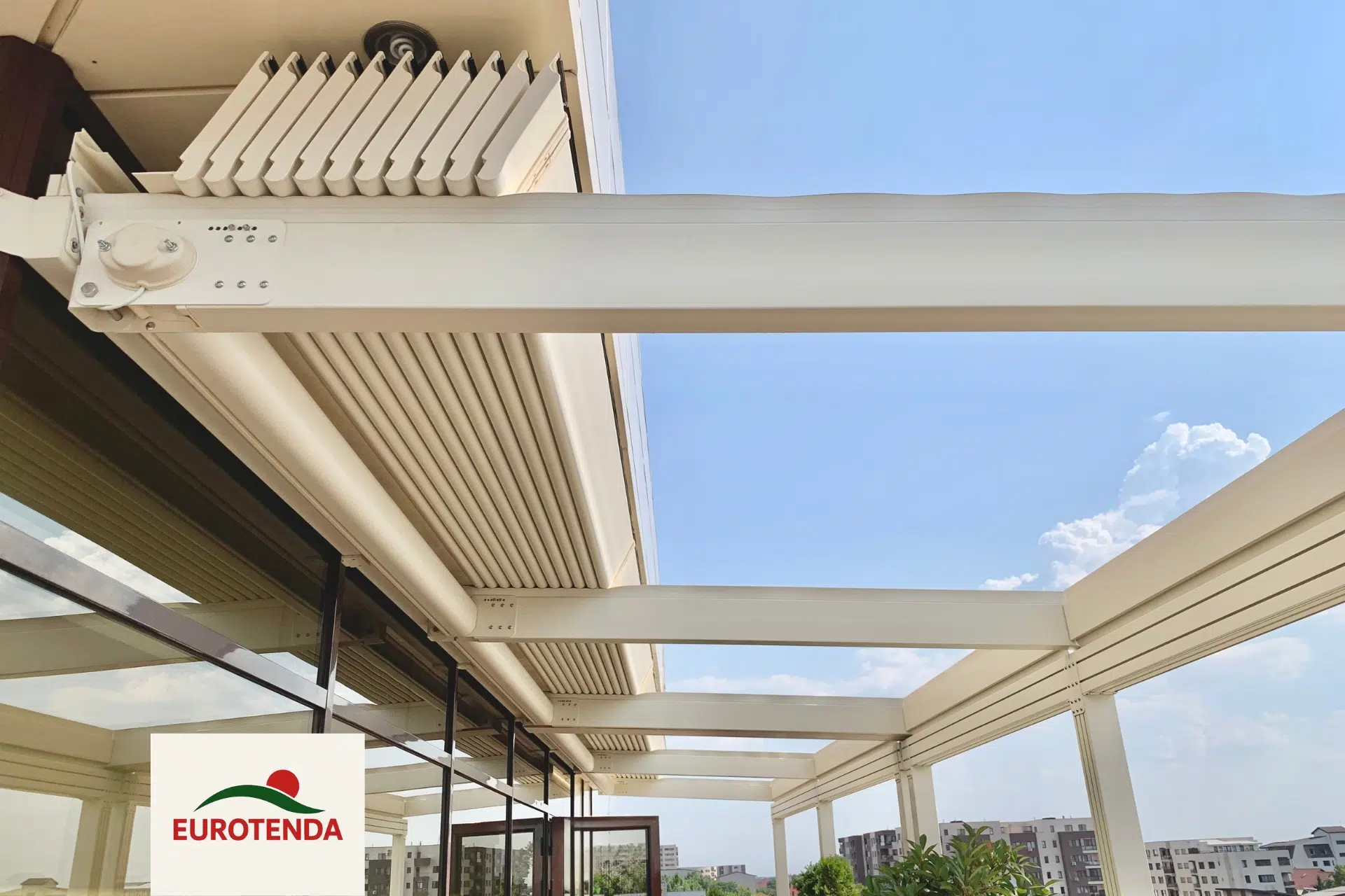 pergolas persa cu lamele pliate