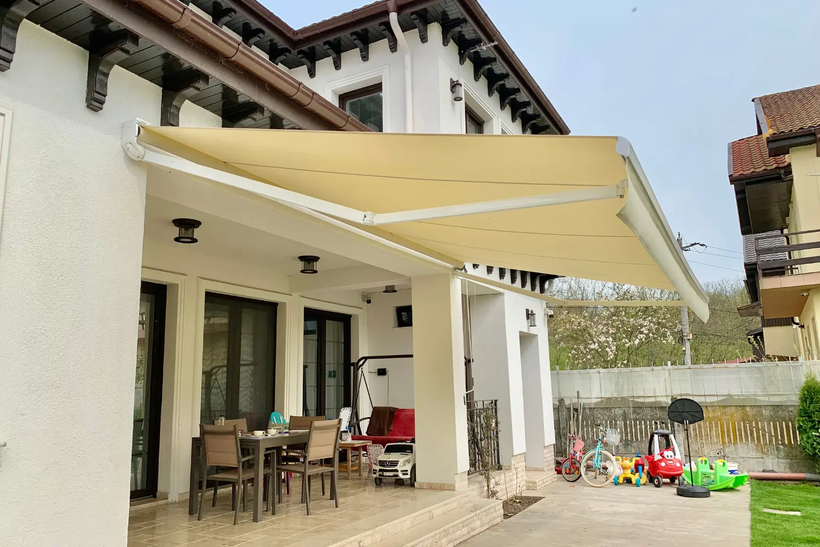 copertina retractabilă model loggia